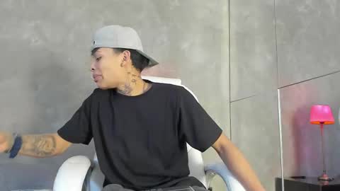 Snapshot of renzo_dogan chatting on 12.04.25 Ren online show from 12.04.25