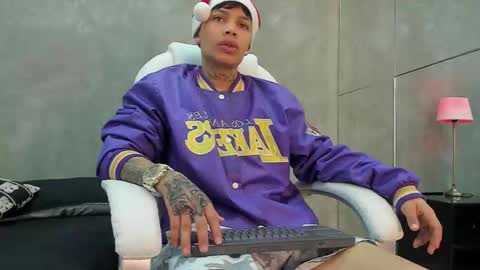 Snapshot of renzo_dogan chatting on 12.05.25 Ren online show from 12.05.25