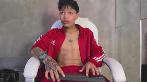 Snapshot of renzo_dogan chatting on 12.13.25 Ren online show from 12.13.25