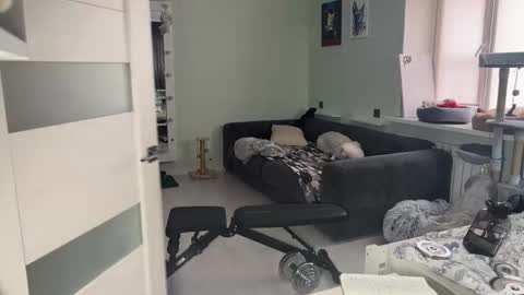 My name is Repmah  help me to get 50 thumb-up online show from 04.18.26