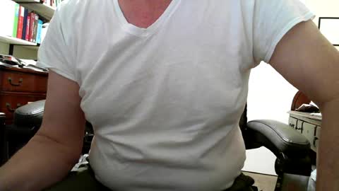 Snapshot of respectfullyyours69 chatting on 06.18.26 RespectfullyYours69 online show from 06.18.26