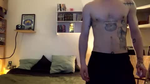 Snapshot of restro911 chatting on 04.05.26 Lo online show from 04.05.26