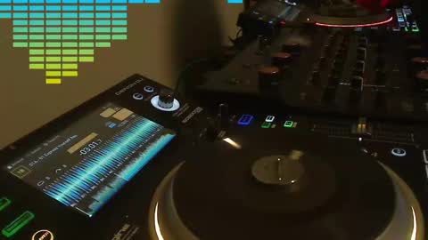 Snapshot of reticuli chatting on 04.27.26 GearPorn online show from 04.27.26