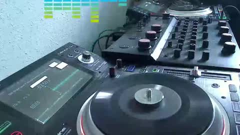 Snapshot of reticuli chatting on 04.30.26 GearPorn online show from 04.30.26