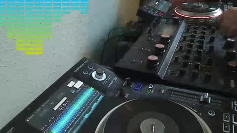 Snapshot of reticuli chatting on 05.26.26 GearPorn online show from 05.26.26