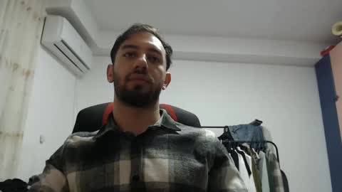 Snapshot of revivedunknown chatting on 01.11.25 Chris online show from 01.11.25