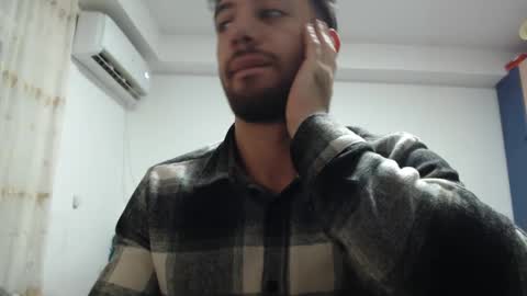 Snapshot of revivedunknown chatting on 01.11.25 Chris online show from 01.11.25