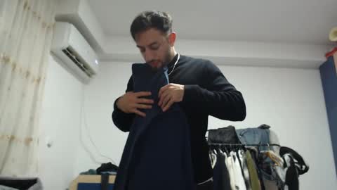 Snapshot of revivedunknown chatting on 02.12.25 Chris online show from 02.12.25