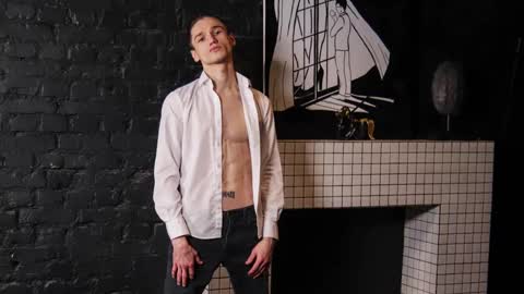 Snapshot of rexxx_erection chatting on 02.15.25 Eugene online show from 02.15.25