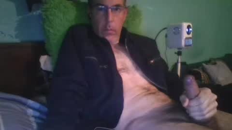 reyes_albert2006 online show from 12.22.25