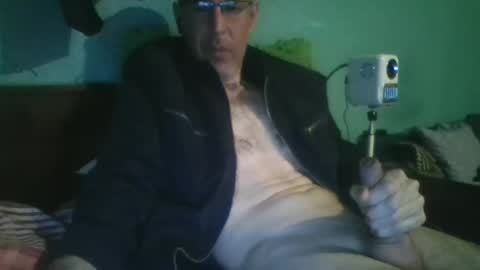 Snapshot of reyes_albert2006 chatting on 03.01.26 reyes_albert2006 online show from 03.01.26