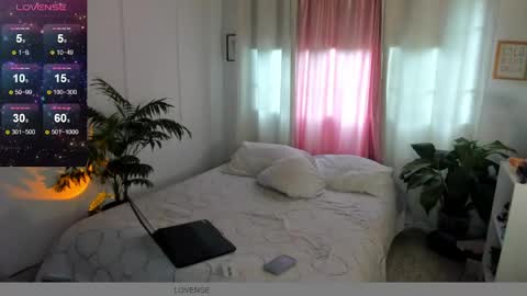 Snapshot of rhaenyra_ chatting on 05.11.26 Rhaenyra online show from 05.11.26