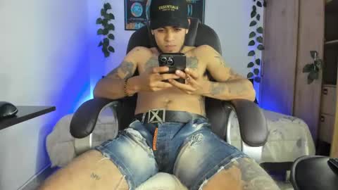 Snapshot of riancum chatting on 02.17.25 juan online show from 02.17.25