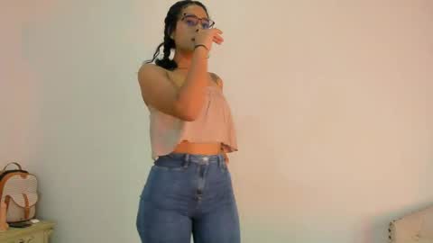 Snapshot of riby_ chatting on 05.25.26 riby online show from 05.25.26