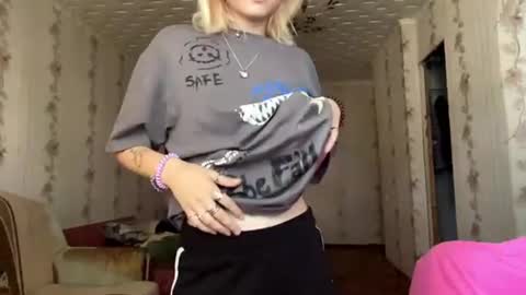 Snapshot of richellearmentrout chatting on 07.31.26 jenny online show from 07.31.26