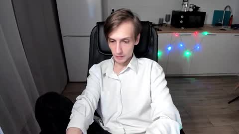 Snapshot of rick_reed chatting on 12.16.25 Rick online show from 12.16.25