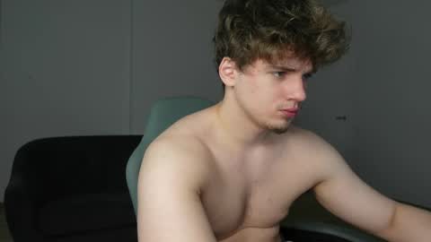 Snapshot of ricky_becko chatting on 04.27.26 RICKY BECKO online show from 04.27.26