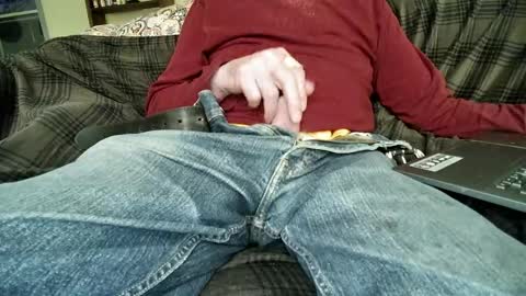 Snapshot of rico_y_suave_4u chatting on 04.18.26 Easy if yun are good see my pics online show from 04.18.26