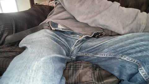 Snapshot of rico_y_suave_4u chatting on 04.19.26 Easy if yun are good see my pics online show from 04.19.26