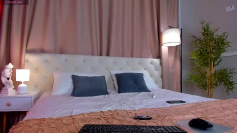 rihanna_walker online show from 10.23.25