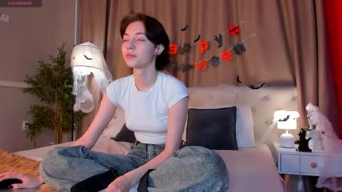 rihanna_walker online show from 10.26.25