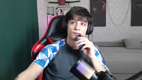 Snapshot of rik_and chatting on 03.05.25 Rick online show from 03.05.25