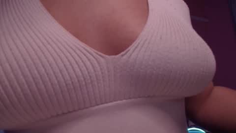 Snapshot of rikaraily chatting on 12.20.24 Rika online show from 12.20.24