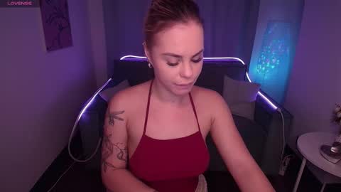 Snapshot of rikaraily chatting on 02.25.25 Rika online show from 02.25.25