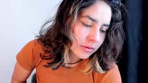 Snapshot of riley_colors chatting on 03.10.25 Riley online show from 03.10.25