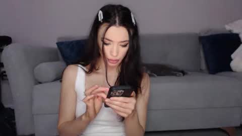 Snapshot of rileyeve chatting on 12.04.25 RileyEve online show from 12.04.25