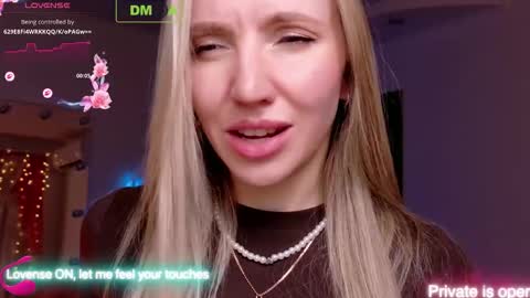 Rina Asty online show from 11.29.25