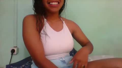 Snapshot of rinah856024 chatting on 12.21.25 rinah856024 online show from 12.21.25