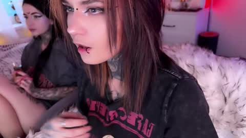   DianaBrite            fansl y online show from 12.20.25