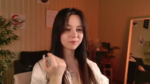 Snapshot of risky_dream chatting on 01.03.25 Alice online show from 01.03.25