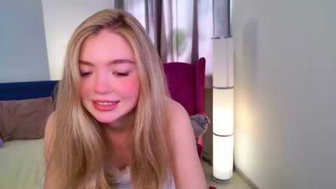 Snapshot of rita__shy chatting on 06.19.26 Rita online show from 06.19.26