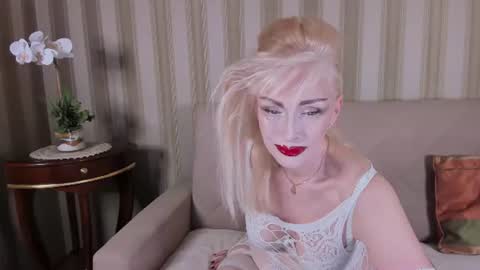 Snapshot of rita_farell chatting on 07.11.26 rita_farell online show from 07.11.26