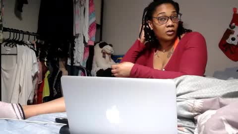 River Saint online show from 02.14.25