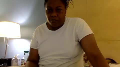 Snapshot of riversaint chatting on 07.12.26 River Saint online show from 07.12.26