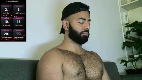 SebasRoa online show from 12.17.24