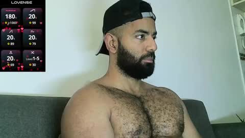 SebasRoa online show from 01.22.25