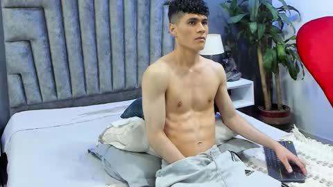 Roan Birkin online show from 03.12.25