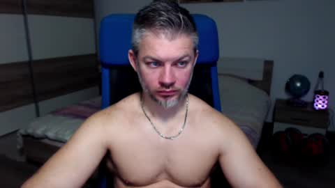 Snapshot of robbyshawz chatting on 12.30.24 robbyshawz online show from 12.30.24