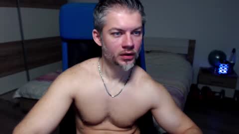 Snapshot of robbyshawz chatting on 02.02.25 robbyshawz online show from 02.02.25