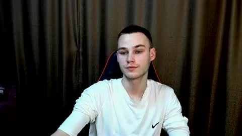 robert10211 online show from 01.06.26