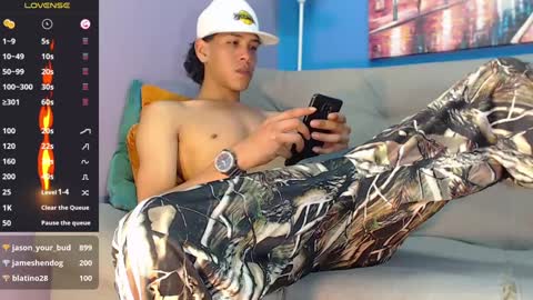 robert_kingg online show from 01.14.25