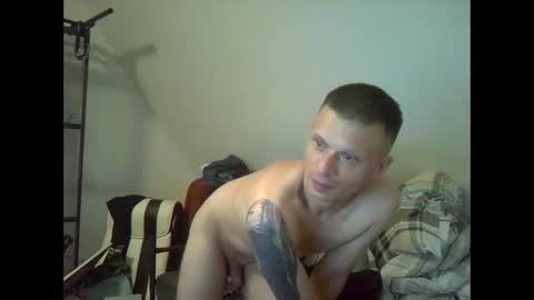 Snapshot of robertxxxpo chatting on 11.10.25 Zenek online show from 11.10.25