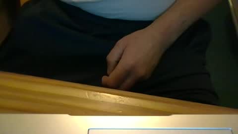 Snapshot of robjh1273 chatting on 06.18.26 Roger online show from 06.18.26
