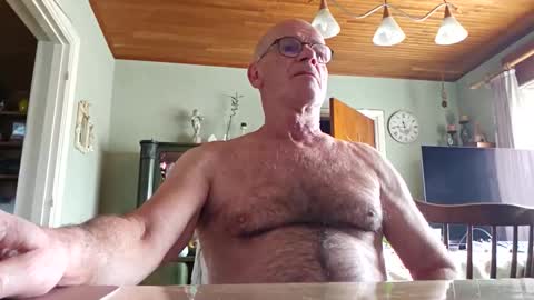 Snapshot of robke1966 chatting on 02.19.25 robke1966 online show from 02.19.25