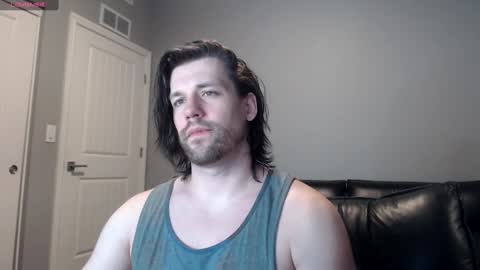 Snapshot of robknocks chatting on 02.05.25 Rob Knocks online show from 02.05.25