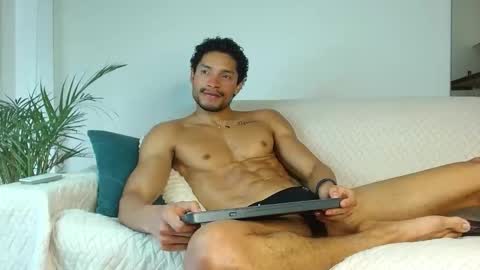 Snapshot of roby_millerr chatting on 10.05.25 roby_millerr online show from 10.05.25